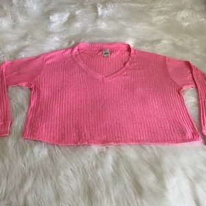 Pink VS women long sleeves shirt.